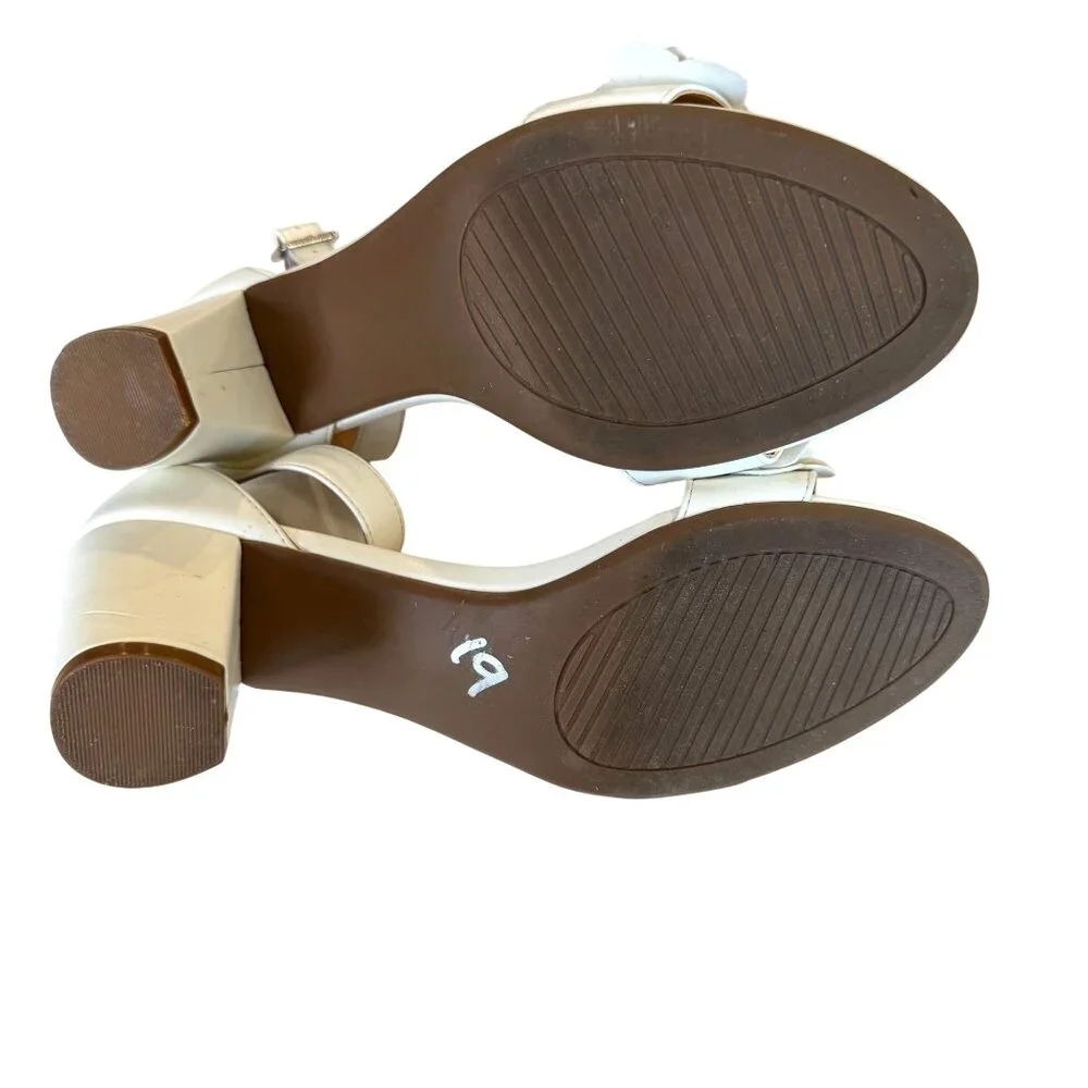 White Mountain Floral Ankle Strap Heels 10M Sandals Wedding Block Spring Easter - Picture 5 of 5